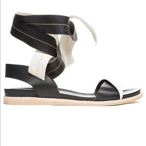 Zero + Maria Cornejo Luna Sandal